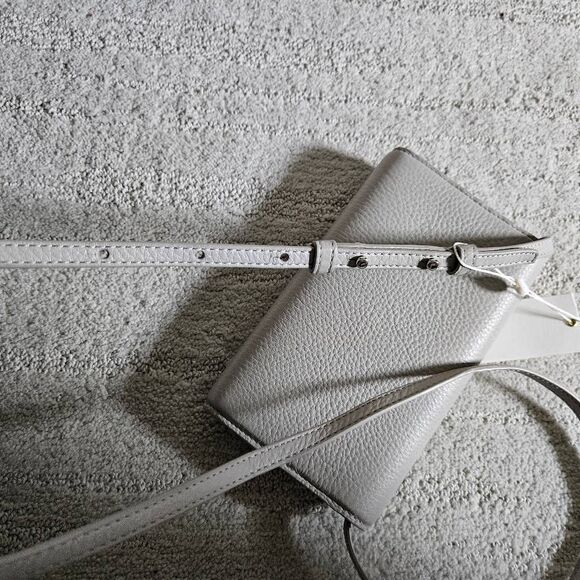 Tory Burch Robinson Convertible Crossbody Wallet in Concrete - Picture 5 of 5